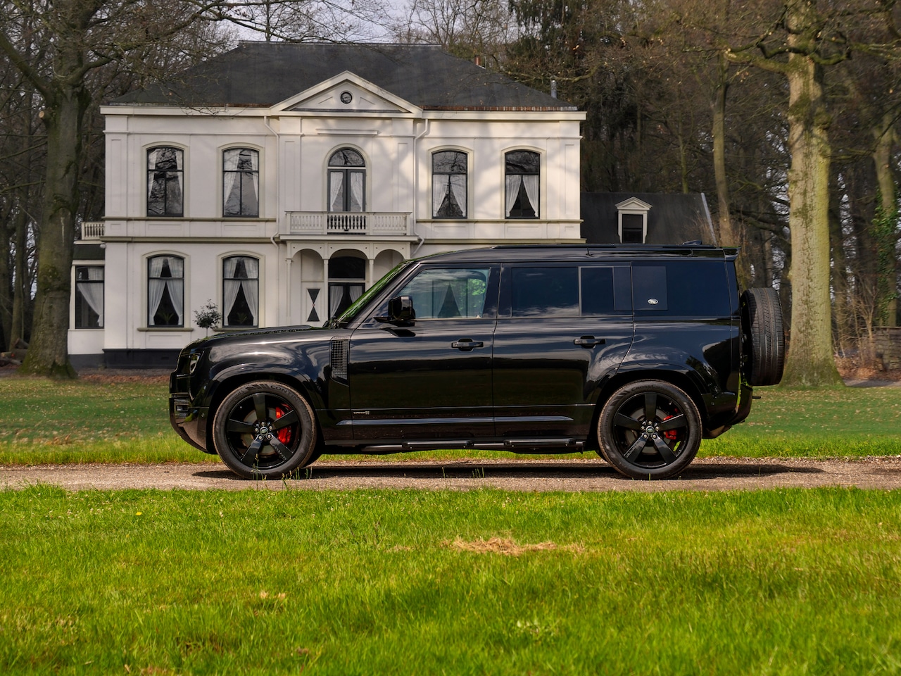 Land Rover Defender 110 - 3.0 X-Dynamic HSE | Meridian | Pano-dak | Luchtvering | Head-up - AutoWereld.nl