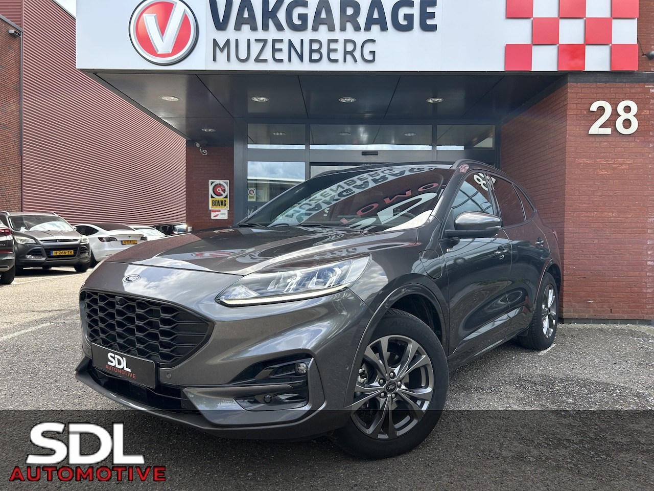 Ford Kuga - 2.5 PHEV ST-Line // LED // ADAPTIVE CRUISE // KEYLESS // CAMERA // NAVI + CARPLAY // DODEH - AutoWereld.nl