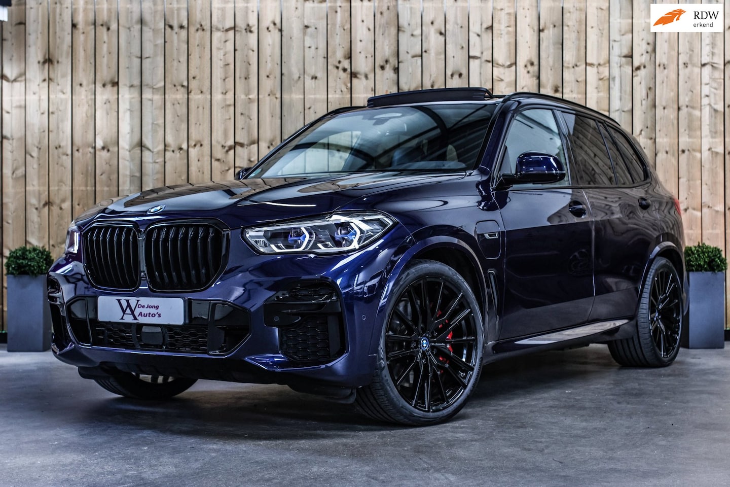 BMW X5 - XDrive45e M-Sport *Pano*M-Stoelen*Achteras-Besturing*H/K* - AutoWereld.nl