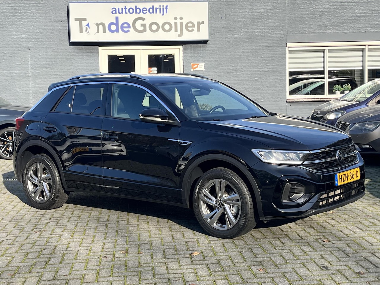 Volkswagen T-Roc - 1.5 TSi DSG R-Line (2X) | 5 JAAR FABRIEKSGARANTIE!! | - AutoWereld.nl
