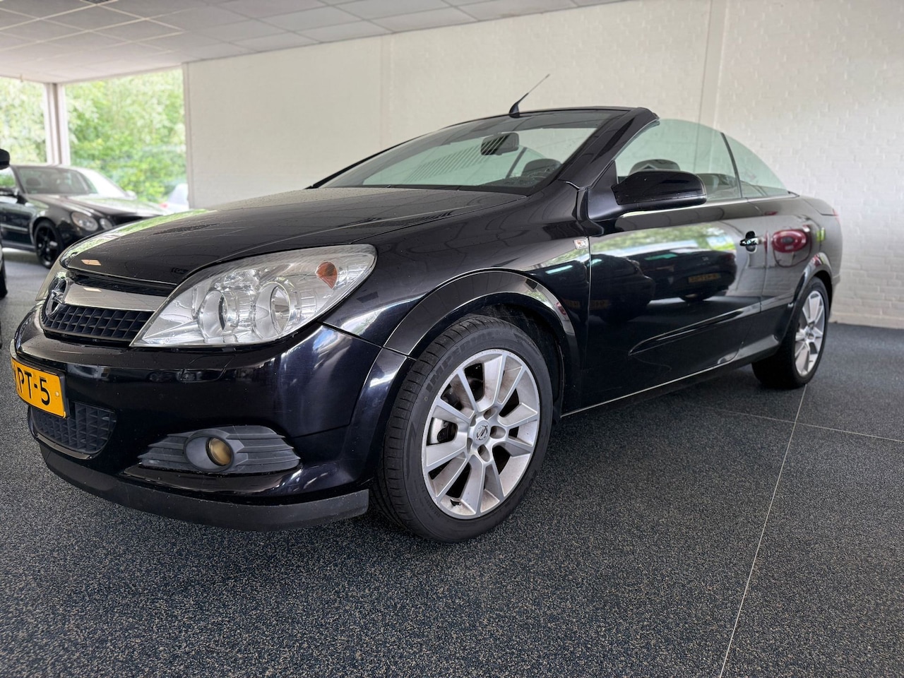 Opel Astra TwinTop - 1.8 Enjoy| Cabrio | Hardtop | Stoelverwarming | Keyless entree| Navigatie | Cruise | Leder - AutoWereld.nl