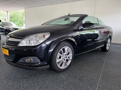 Opel Astra TwinTop - 1.8 Enjoy| Cabrio | Hardtop | Stoelverwarming | Keyless entree| Navigatie | Cruise | Leder