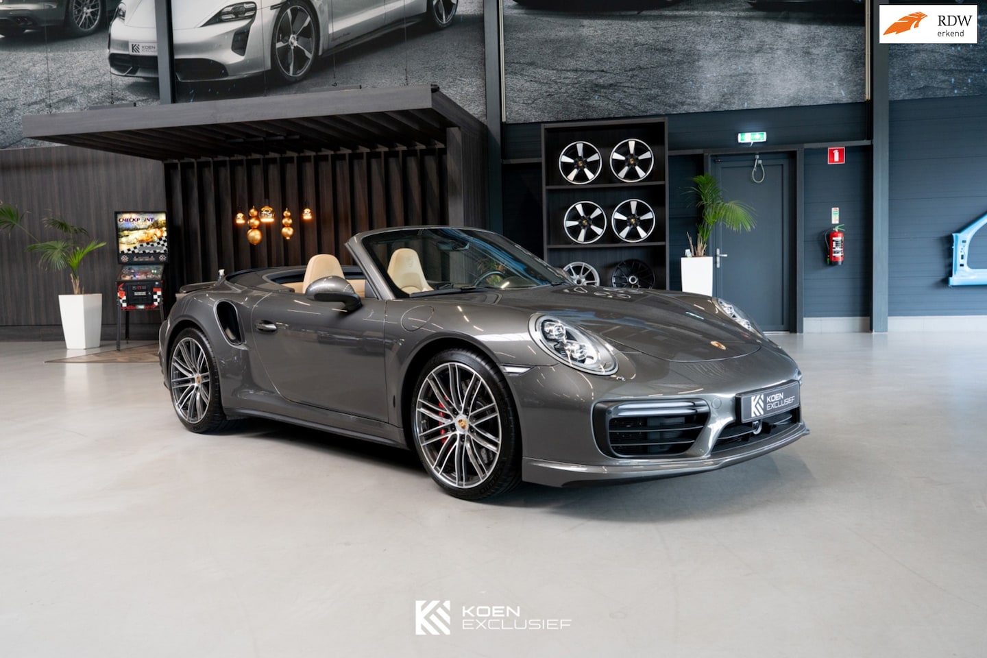 Porsche 911 Cabrio - 991 3.8 Turbo (2017, NL) Approved tot 11-06-2027 - AutoWereld.nl