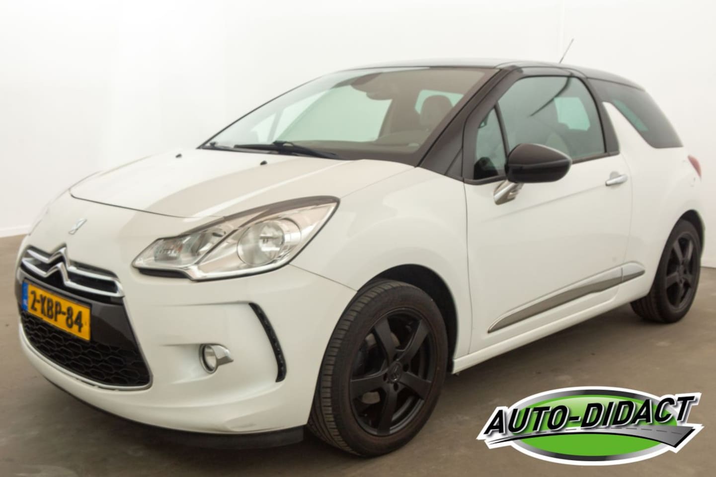 Citroën DS3 - 1.2 VTi Navi Clima Leder So Chic - AutoWereld.nl