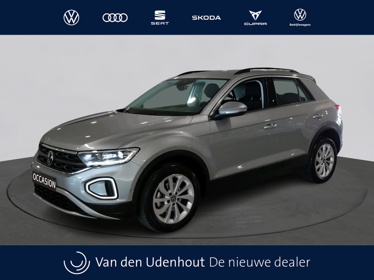 Volkswagen T-Roc - 1.0 TSI Life | Mulimedia | LED plus | Trekhaak | 17" - AutoWereld.nl