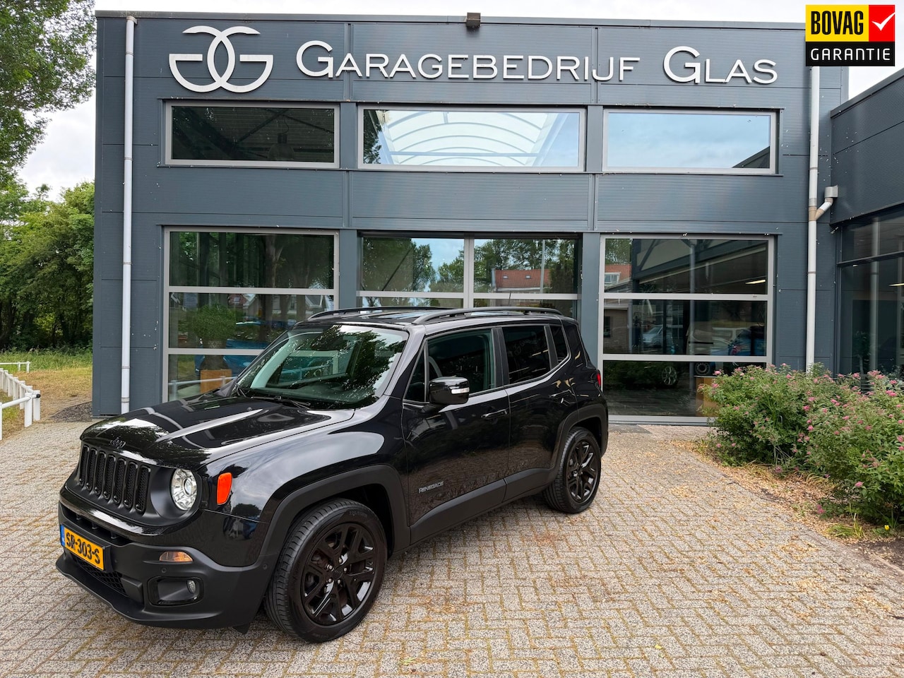 Jeep Renegade - 1.4 MultiAir Night Eagle II Limited 1.4 MultiAir Night Eagle II Limited 140 pk - AutoWereld.nl