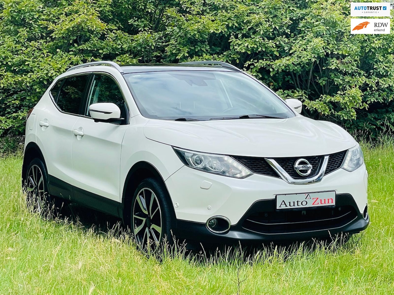 Nissan Qashqai - 1.2 Tekna/AutomaatClima/CruiseNavi/Pano/Trekhaak - AutoWereld.nl