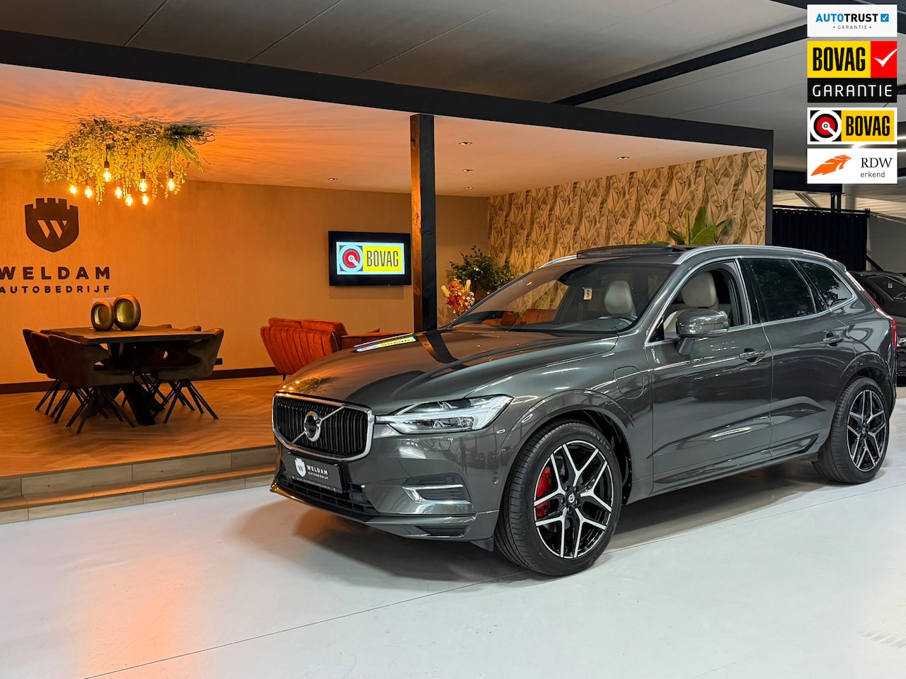 Volvo XC60 - 2.0 T8 Twin Engine AWD Inscription|PHEV|Dealer Onderhouden|1e Eigenaar|Full Options - AutoWereld.nl