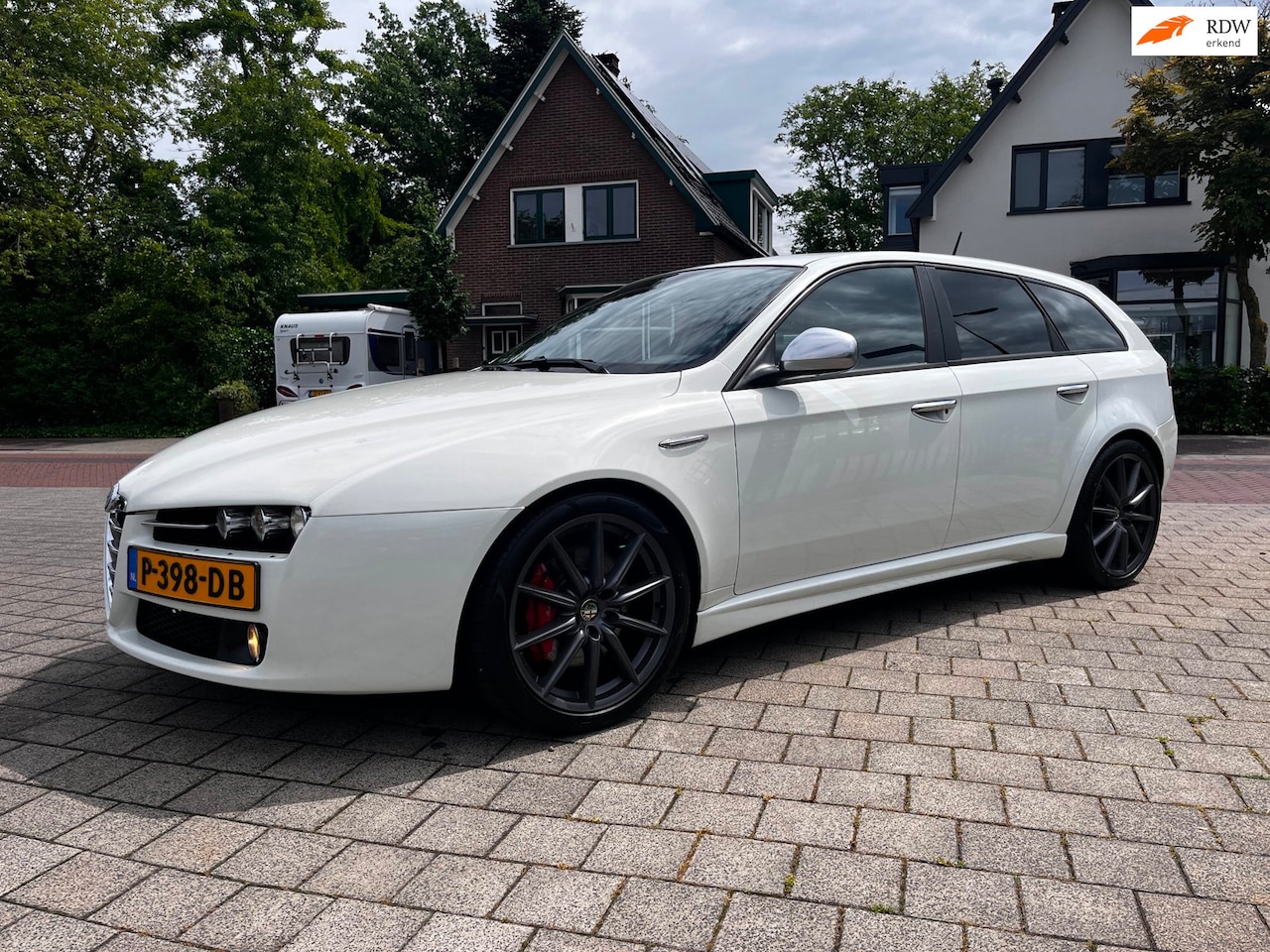 Alfa Romeo 159 Sportwagon - 1.7 Ti Distinc 200 PK Ecc Isofix Xenon Leder 19LM youngt - AutoWereld.nl
