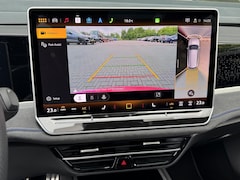 Volkswagen Passat Variant - 1.5 eTSI R-LINE BUSINESS I WINTERPAKKET I SCHUIF/KANTELDAK I 360° CAMERA I GROOT SCHERM