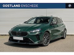 BMW 1-serie - 123 xDrive M Sport Automaat / Panoramadak / M-Performance / Sportstoelen / Head-Up / M Ada