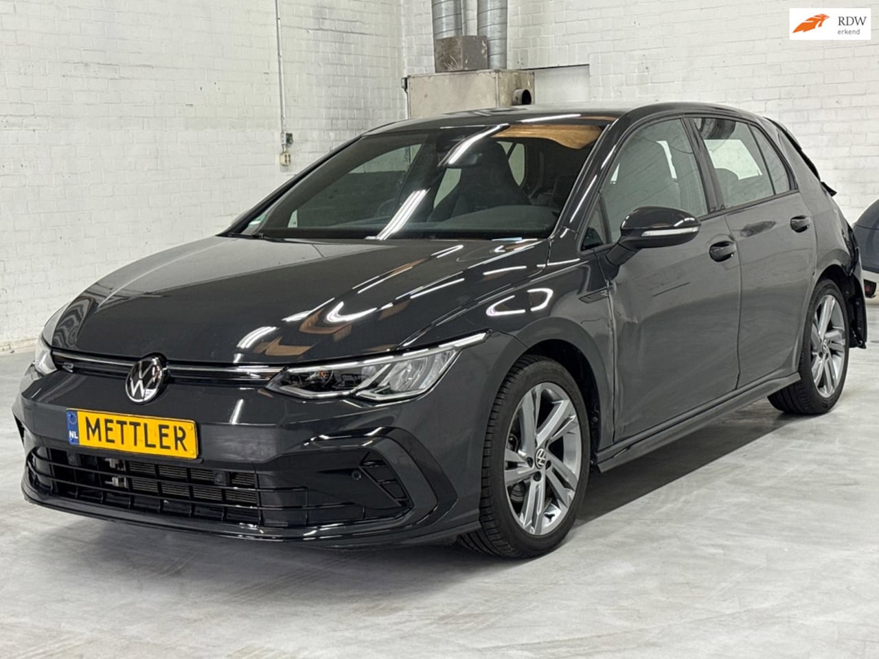 Volkswagen Golf - 1.5 eTSI R-Line Business | Camera | PDC | Cruise Control | Alcantara - AutoWereld.nl