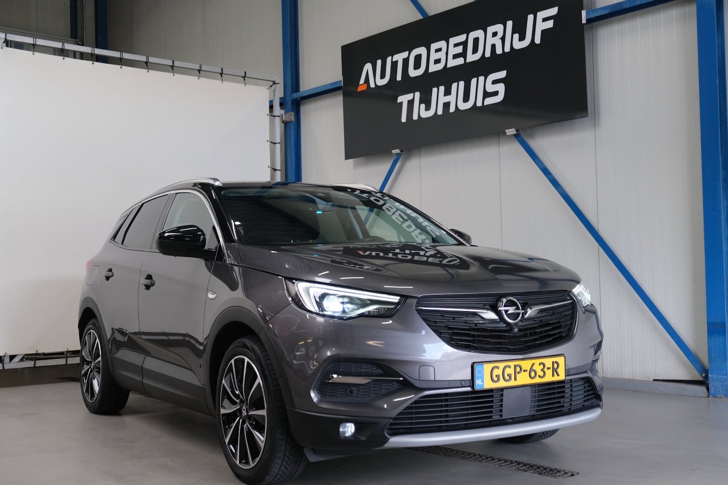 Opel Grandland X - 1.6 Turbo Hybrid Elegance Automaat - Airco, Cruise, Navi, PDC, Camera, Carplay, Trekhaak. - AutoWereld.nl