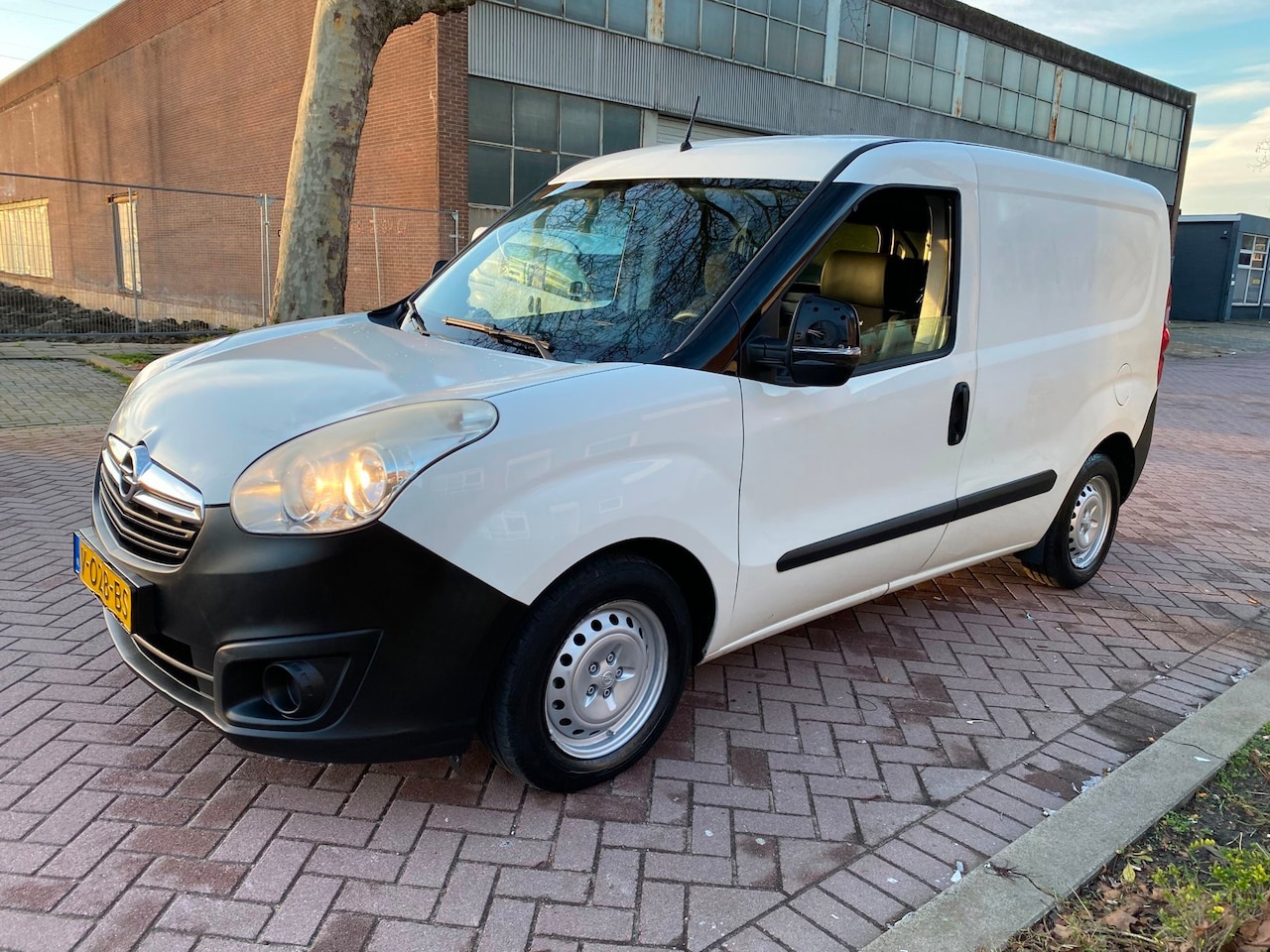 Opel Combo - 1.3 CDTi L1H1 Edition / 2016 / Euro6 / Airco / PDC / Start Stop / NAP / NW APK Bij Aflev. - AutoWereld.nl