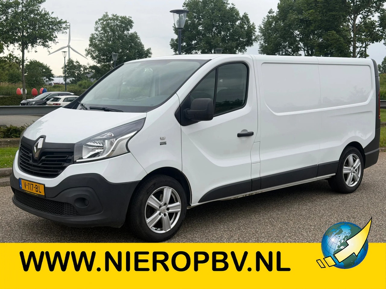 Renault Trafic - 1.6DCI L2H1 Airco Navi Cruisecontrol Trekhaak EURO 6 - AutoWereld.nl