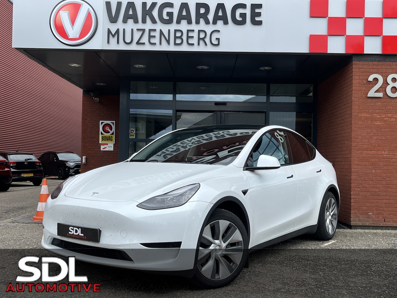 Tesla Model Y - RWD 1e EIGENAAR // PANODAK // NAVI // ADAPTIVE CRUISE // CLIMA // AUTOPILOT // 360 CAMERA - AutoWereld.nl