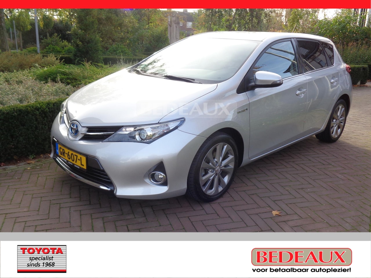 Toyota Auris - 1.8 Hybrid 136pk Aut Dynamic bij Toyota specialist, rijklaar met 12 maanden garantie - AutoWereld.nl
