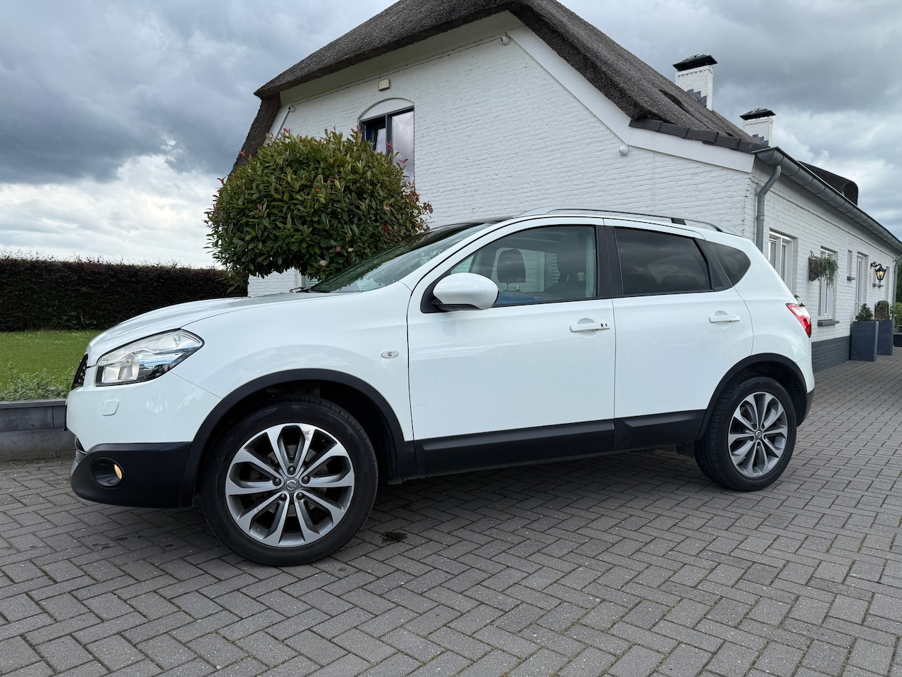 Nissan Qashqai - 2.0 dCi Acenta / Bj: 2010 / Pano / apk tot 10-2026 - AutoWereld.nl