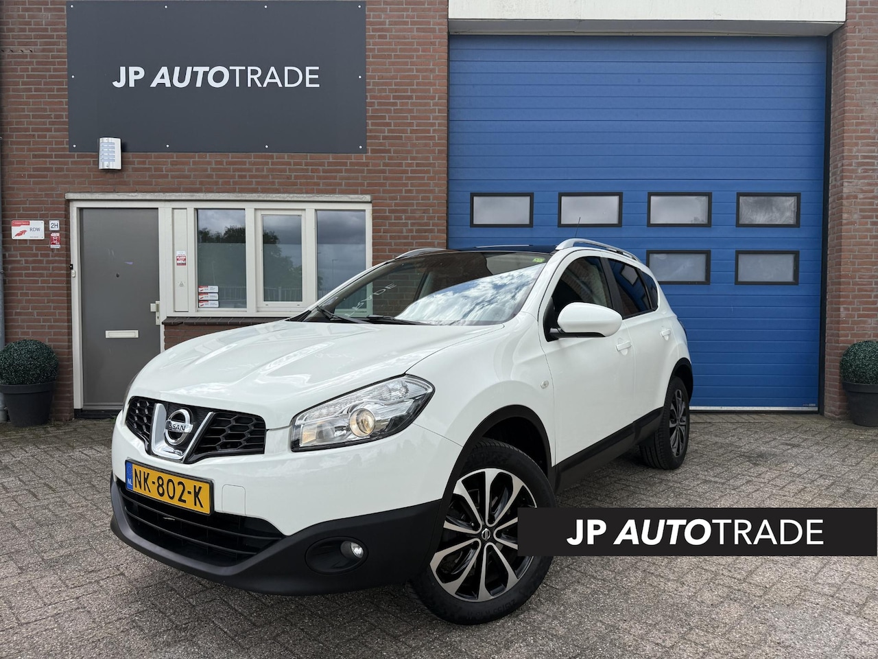 Nissan Qashqai - 1.6 Connect Edition | Nav | Clima | Pano | Trekhaak | - AutoWereld.nl