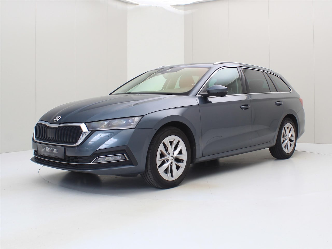 Skoda Octavia Combi - 1.0 e-TSI 110PK DSG7 Style [ TREKHAAK+ACC+STUURVERW.+STOELVERWARMING+NAVI+PDC ] - AutoWereld.nl
