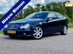 Mercedes-Benz C-klasse Sportcoupé - 180 K. Amice Automaat Clima LMV Radio/CD PDC Perfect Onderhouden NAP