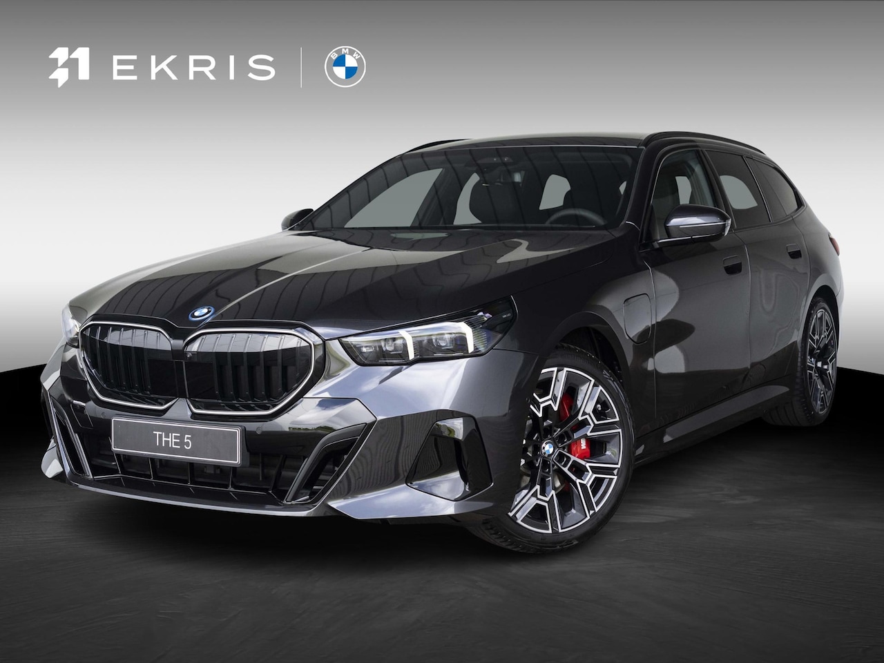 BMW 5-serie Touring - 550e xDrive M Sportpakket Pro | Innovation Pack | Comfort Pack | Travel Pack | Panoramadak - AutoWereld.nl