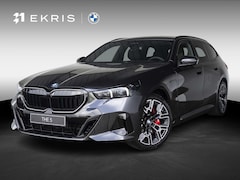 BMW 5-serie Touring - 550e xDrive M Sportpakket Pro | Innovation Pack | Comfort Pack | Travel Pack | Panoramadak