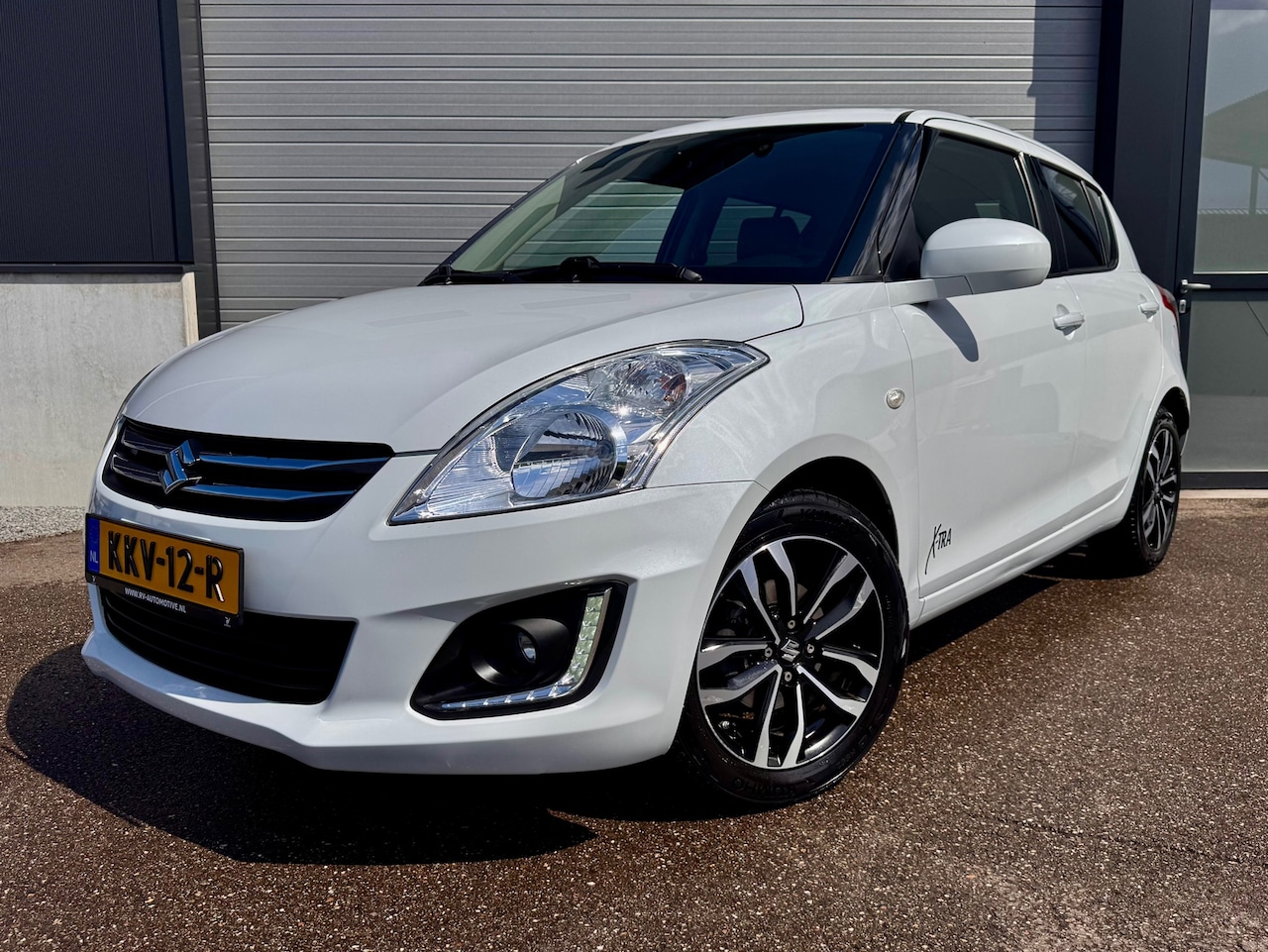 Suzuki Swift - 1.2 X-TRA / Cruise / Stoelverwarming - AutoWereld.nl