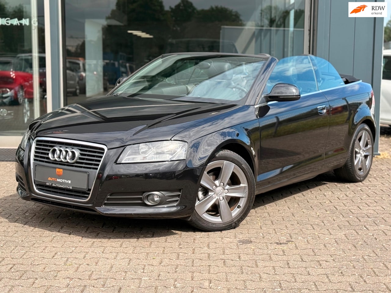 Audi A3 Cabriolet - 1.8 TFSI Attraction LEDER / CARPLAY - AutoWereld.nl
