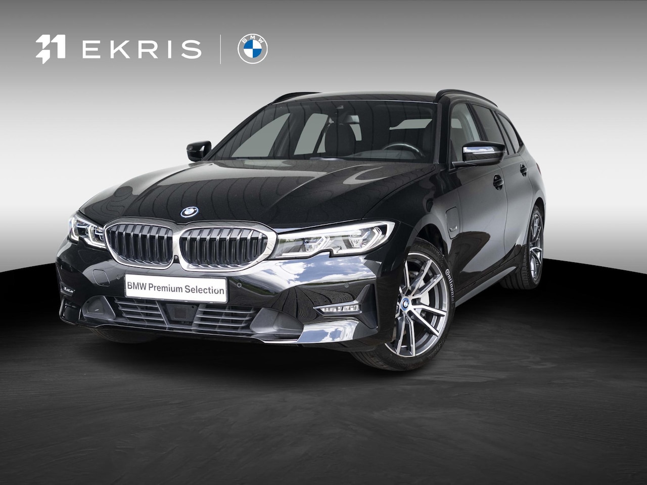 BMW 3-serie Touring - 330e | Innovation Pack | M Adaptief onderstel | 19 inch | Adaptieve Cruise Control | Parki - AutoWereld.nl