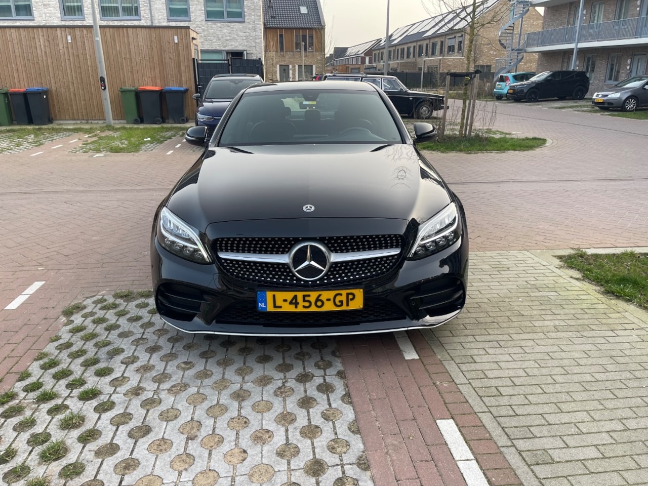 Mercedes-Benz C-klasse - 180 Business Solution 156PK AMG NIEUWSTAAT NL-AUTO I Leer I Camera I PDC I 18" I Apple ca - AutoWereld.nl