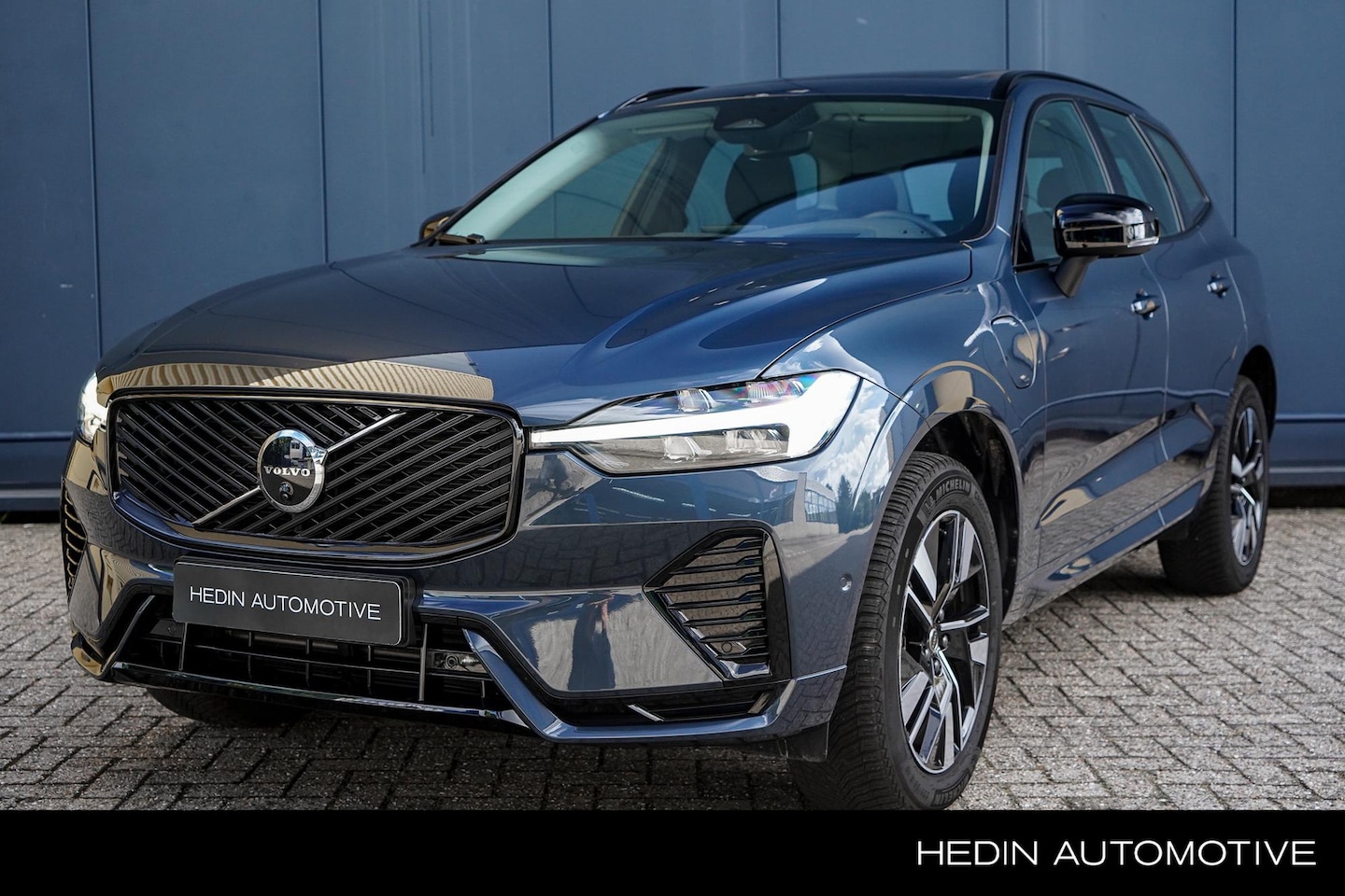 Volvo XC60 - 2.0 T6 Plug-in hybrid AWD Plus Dark | 360 graden camera | Panoramadak | Harman/kardon audi - AutoWereld.nl