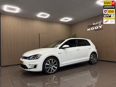 Volkswagen Golf - 1.4 TSI GTE * Automaat / NL auto / Panorama dak / Nw staat