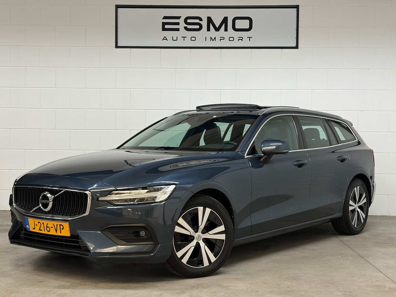 Volvo V60 - 2.0 B3 Business Pro Panoramadak Trekhaak ACC - AutoWereld.nl