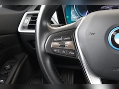 BMW 3-serie - 320e Business Edition Plus | High Executive | Hifi | Verwarmde Voorstoelen | Leder |