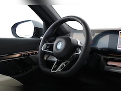 BMW 5-serie - 530e M Sport Edition | Sport Pakket Pro | Pano Dak | Trekhaak | Elektr. Achterklep | Innov