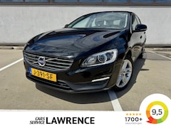 Volvo V60 - 1.5 T3 Momentum Trekhaak | Navi | Bleu-Tooth | Goed onderhouden % Bovag Occasion Partner %