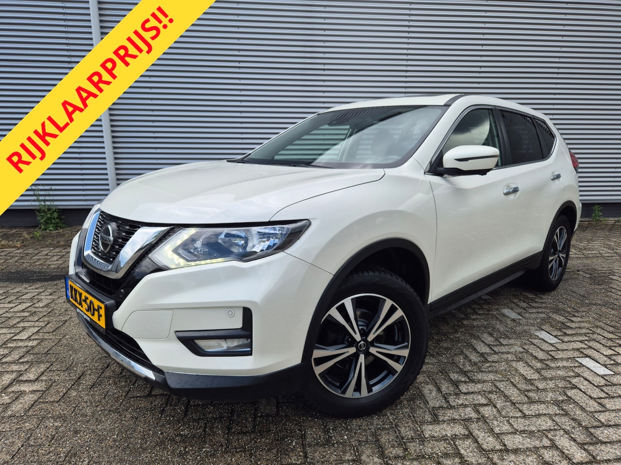 Nissan X-Trail - 1.3 DIG-T N-Connecta 1.3 DIG-T N-Connecta,Panorama,Navigatie,parkeersensoren, - AutoWereld.nl