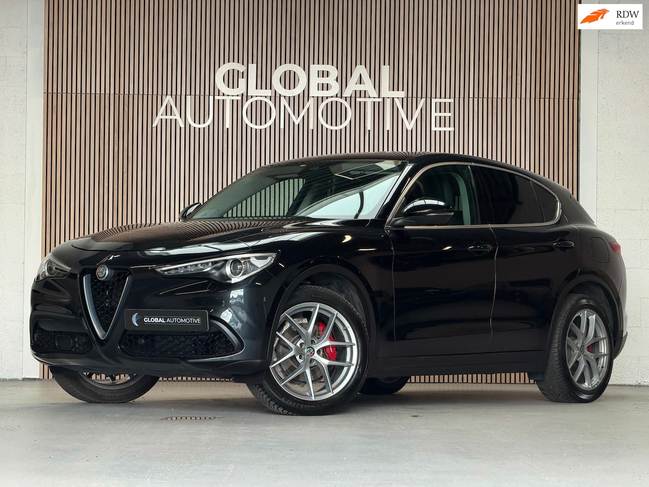 Alfa Romeo Stelvio - 2.0 T AWD Super - FIRST EDITION - 280 PK - LEER - 20'' - AutoWereld.nl