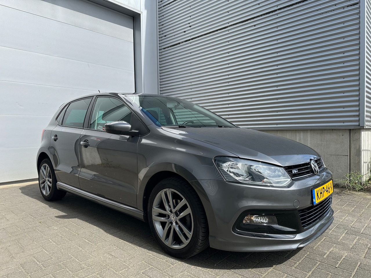 Volkswagen Polo - 1.2 TSI R-Line | STOEL.VW | CARPLAY | LM VELGEN | 56.000 KM | VOLLEDIGE HISTORIE | NWE APK - AutoWereld.nl