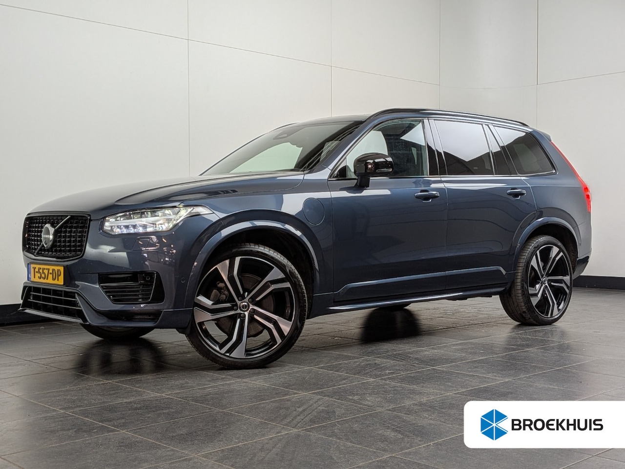 Volvo XC90 - 2.0 T8 Recharge AWD Ultimate Bright | Luchtvering | Pano | Trekhaak | B&W | Alcantara Heme - AutoWereld.nl