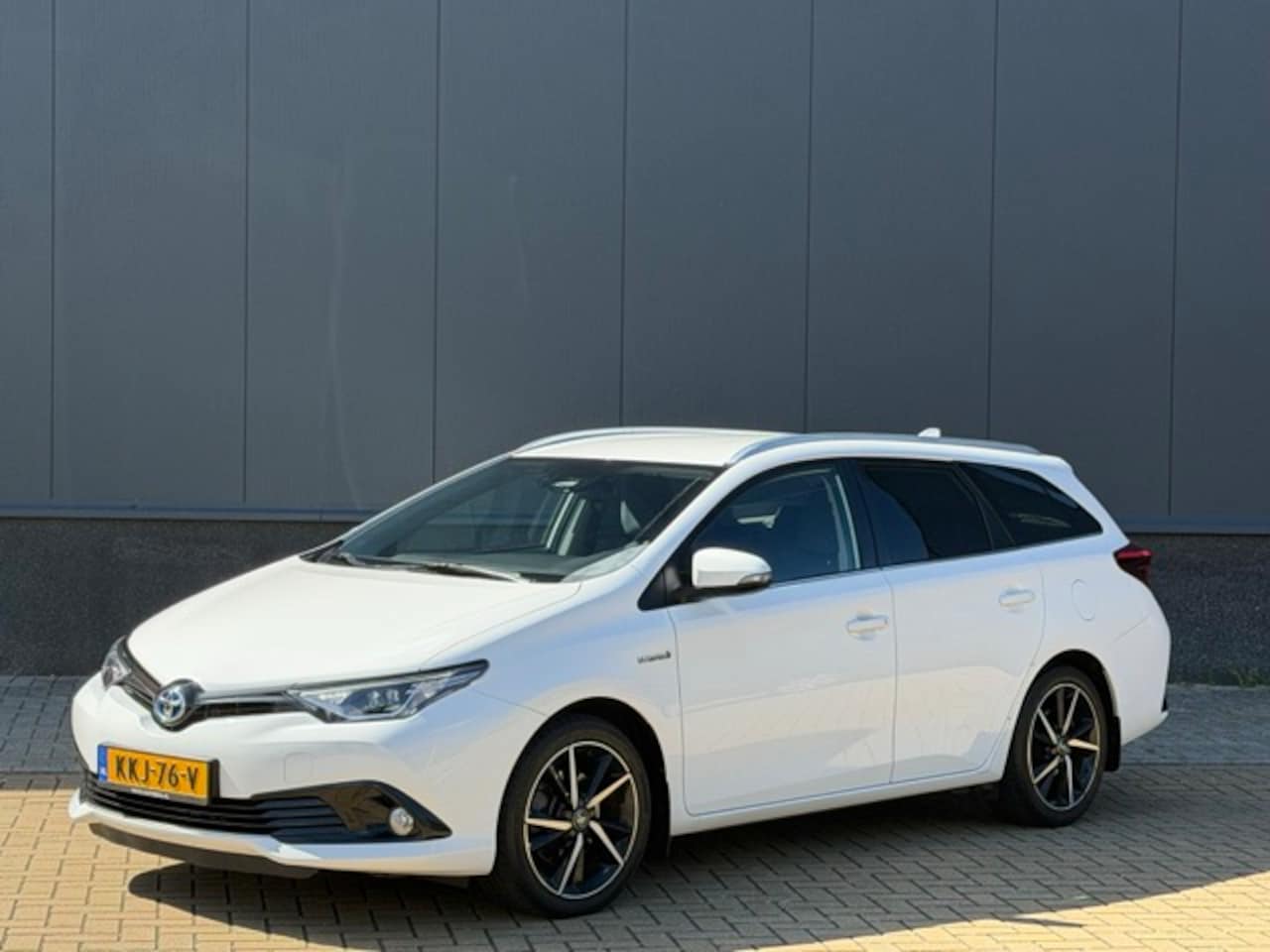 Toyota Auris Touring Sports - 1.8 Hybrid Lease Exclusive 1.8 Hybrid Lease Exclusive - AutoWereld.nl