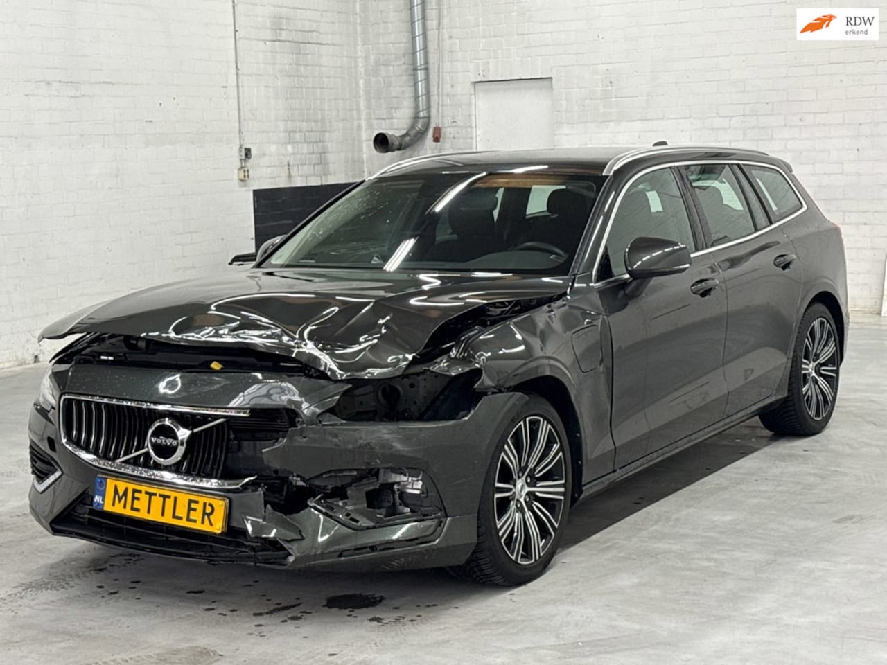 Volvo V60 - 2.0 T6 Recharge AWD Business Pro | SOH 94,9% | Navigatie | Camera | Cruise control - AutoWereld.nl