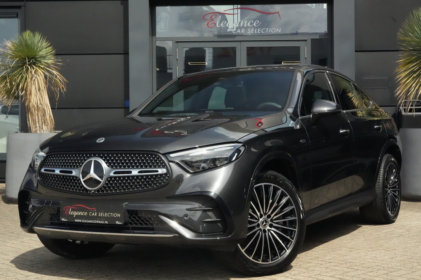 Mercedes-Benz GLC-klasse Coupé - 300e 4MATIC AMG Line Plus 313pk Panoramadak/Stoelverwarming/360Camera - AutoWereld.nl
