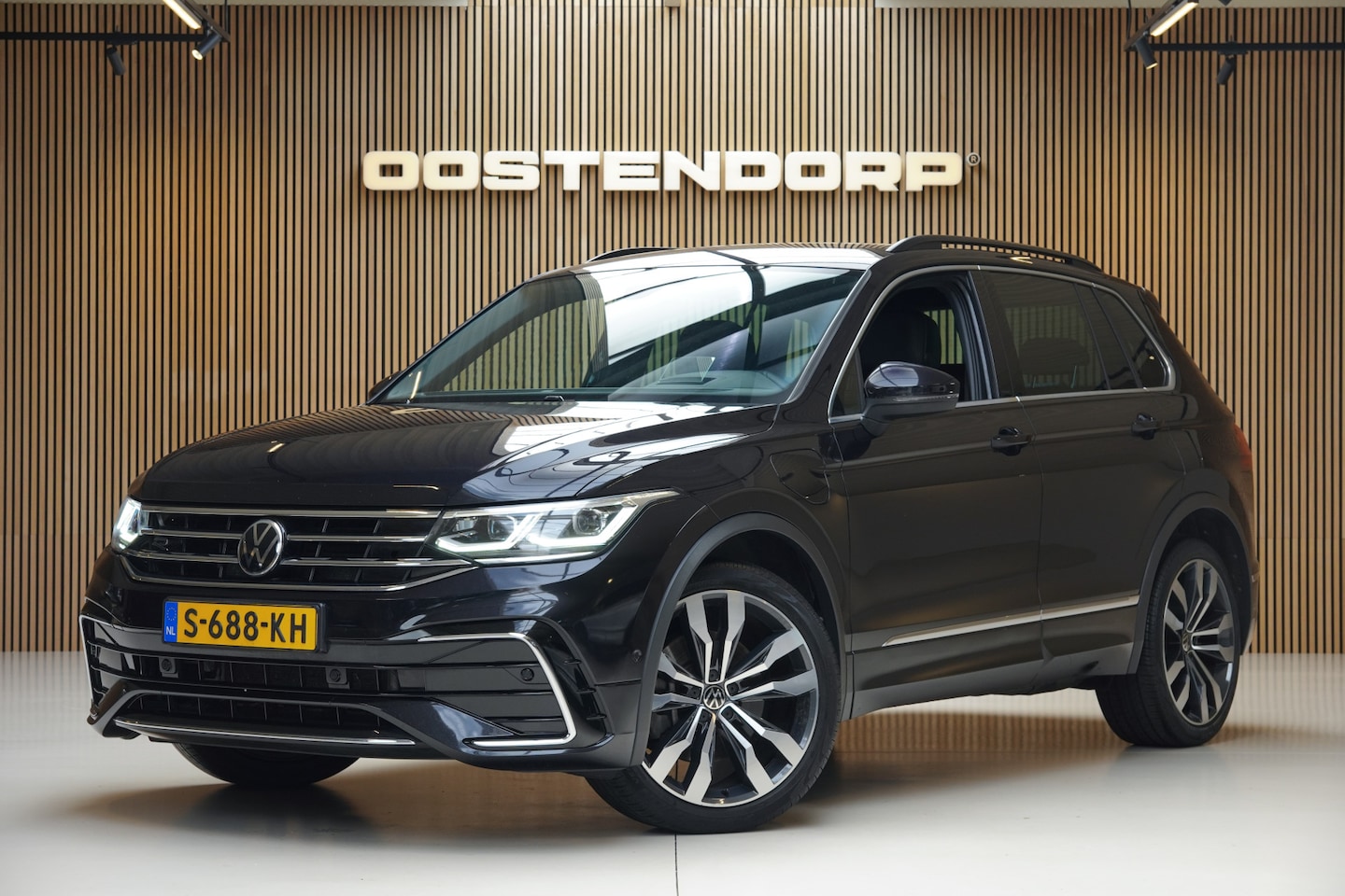 Volkswagen Tiguan - 1.4TSI/245pk eHybrid R-Line|2021|Trekhaak|20"Suzuka|Navi-groot|Cruise+ACC|Winterpakket|Hea - AutoWereld.nl