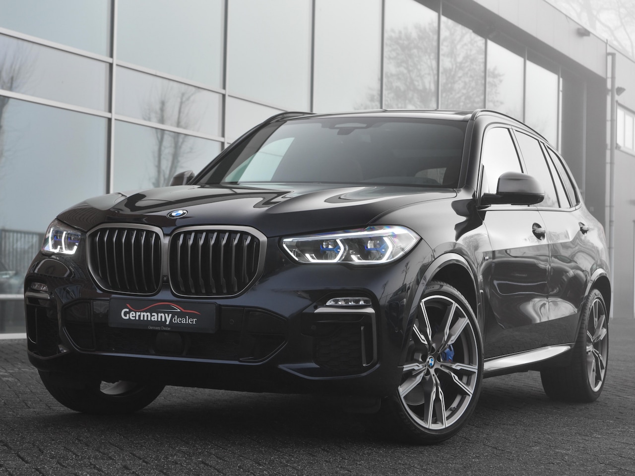 BMW X5 - M50d M-Sportpakket Grijs-kenteken Laser-LED H&K Pano Head-Up Swarovski 22-Inch Ex.BTW - AutoWereld.nl