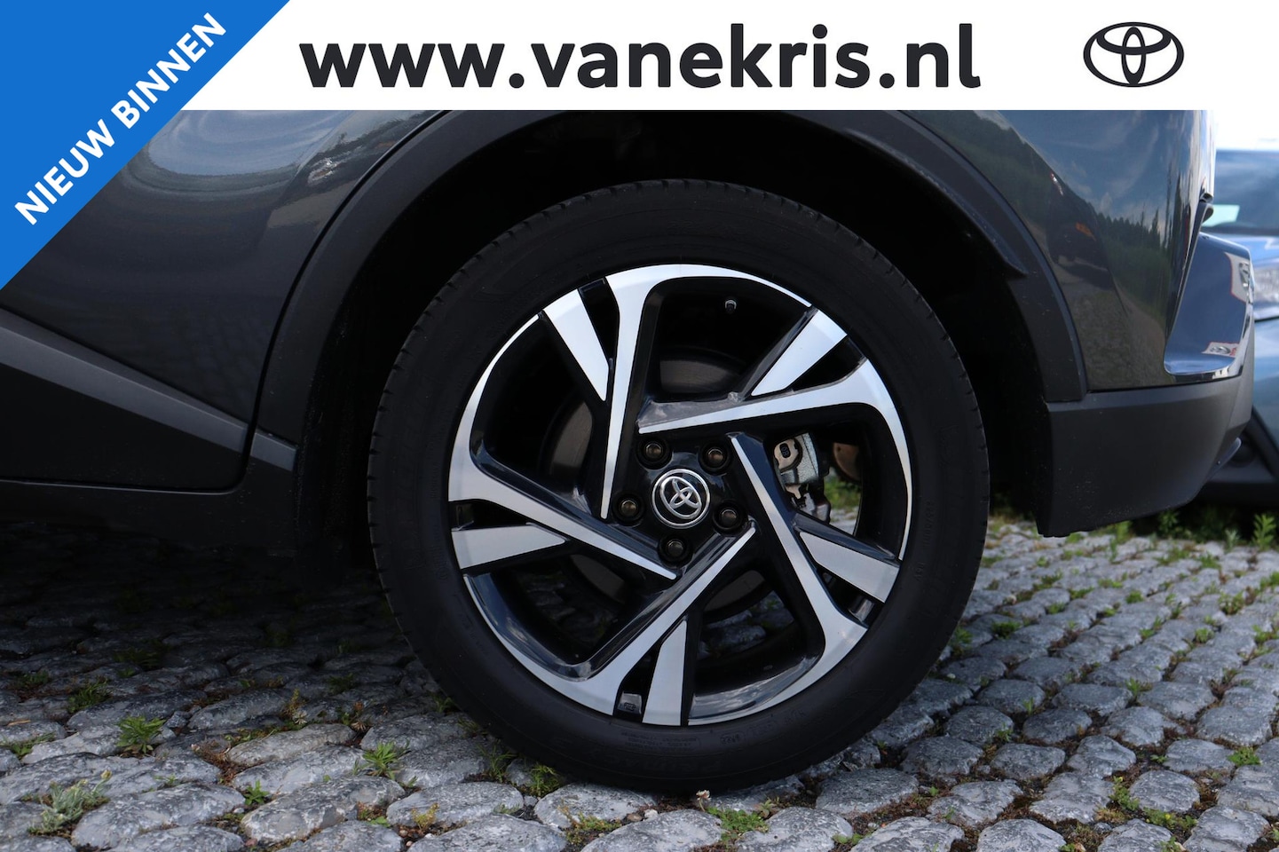 Toyota C-HR - 1.8 Hybrid Dynamic 1.8 Hybrid Dynamic, Apple Carplay / Android Auto, DAB+, Adaptieve cruise control. - AutoWereld.nl