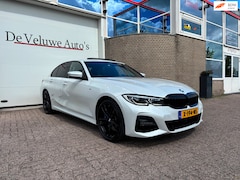 BMW 3-serie - 330e High Executive M-sport|PANO|HUD|LED|ACC