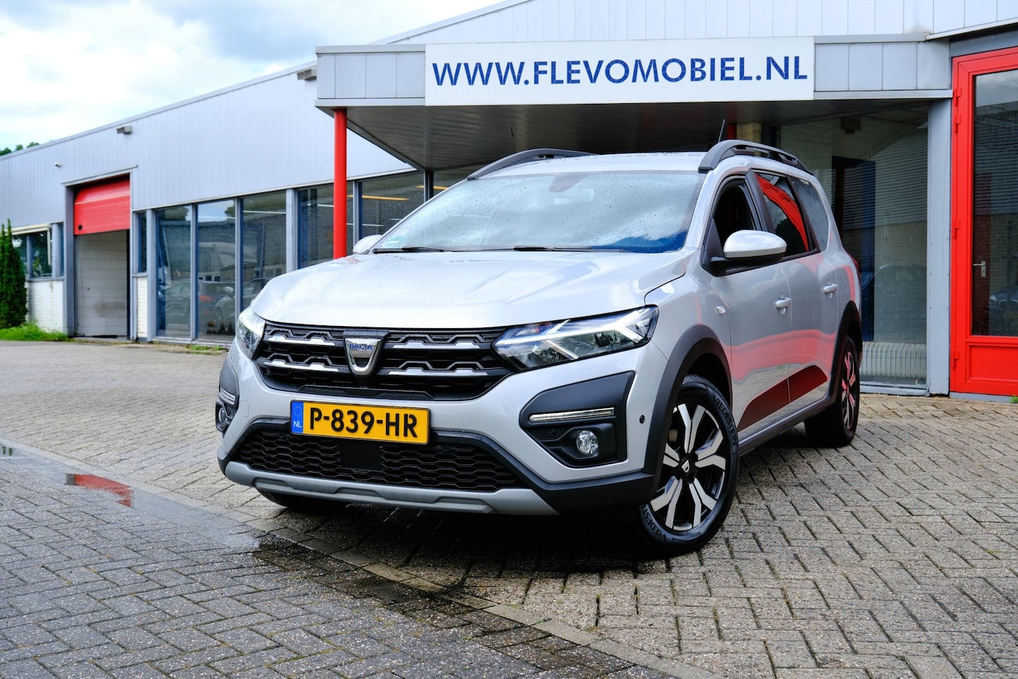 Dacia Jogger - 1.0 TCe Bi-Fuel Comfort LPG-G3 Airco|Cam|LED|LMV - AutoWereld.nl
