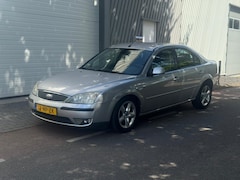 Ford Mondeo - 2.0-16V First Ed
